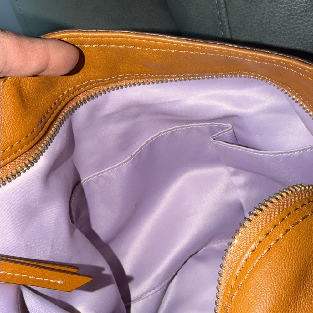 Coach Vintage F17116 Tan Leather Messenger /Hobo Bag 🎀🎀🎀